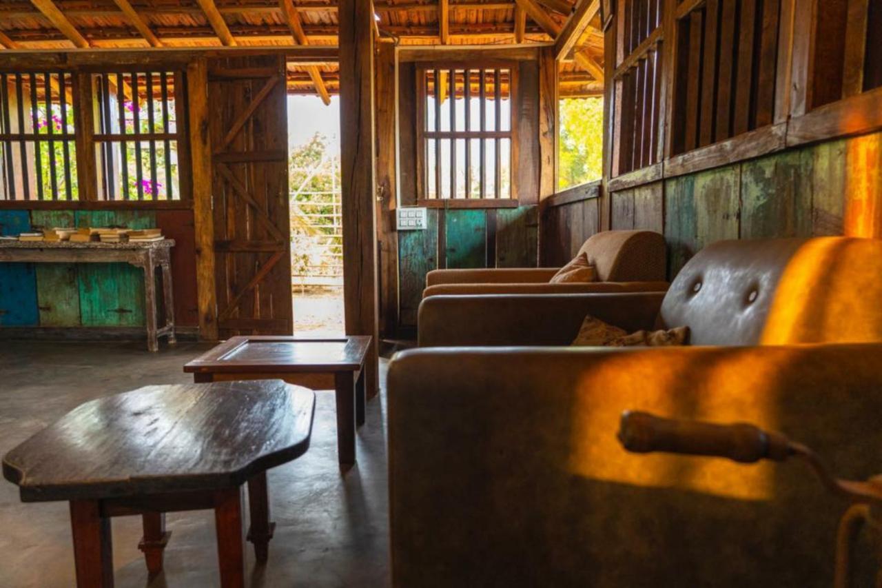 The Artist Cottages Morjim Buitenkant foto